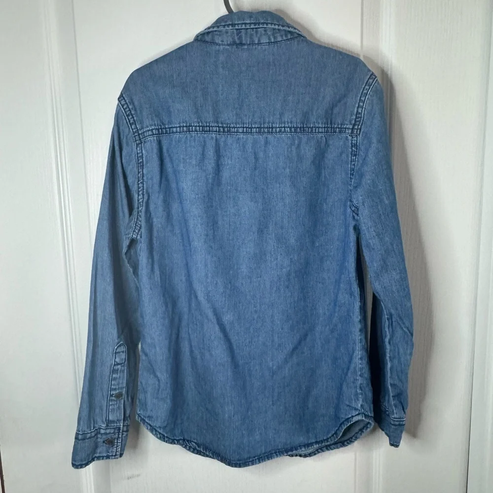 Gap Chambray button up